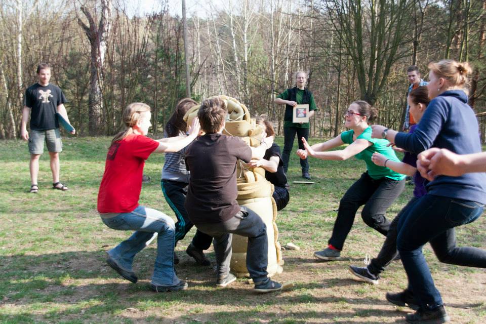 Kdo si hraje, nezlobí…?